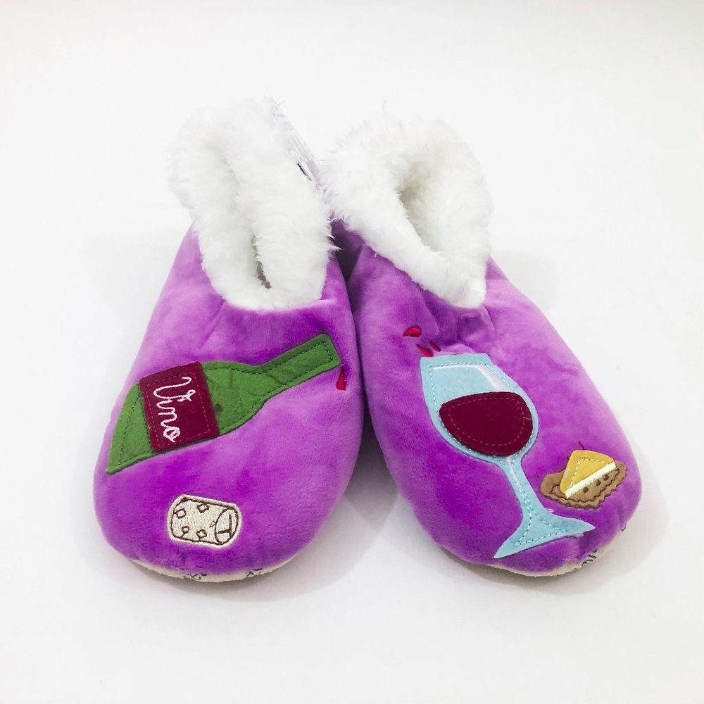 Snoozies Women's Wine O'Clock Non Skid Slippers Smalll 5/6